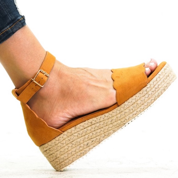 Shoes - 5⭐️TAN SUEDE ESPADRILLES WEDGES - Shoe